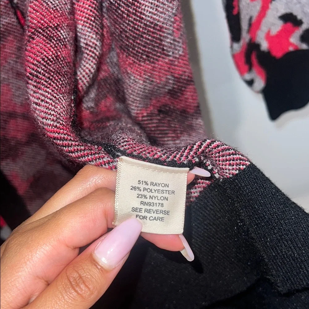 Philosophy Women's Camouflage Cardigan‎ Sweater black and red - Picture 4 of 4